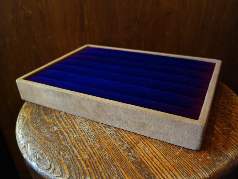 velvet ring display holder