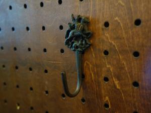 brass knight single hook