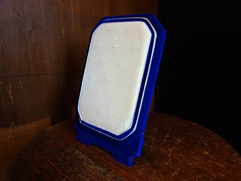 English blue velvet ring display holder